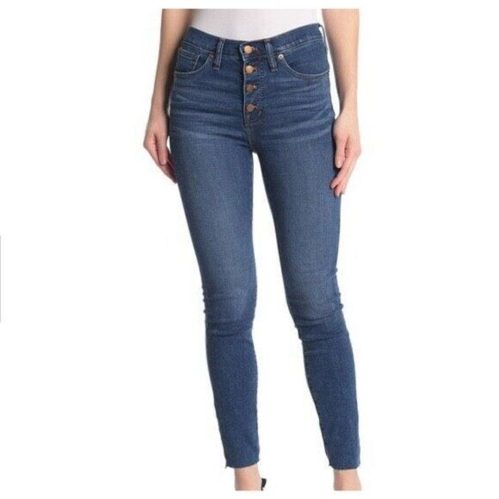 ✨Madewell 9” Mid Rise Button Fly Raw Hem Skinny Jean in Medium Wash✨